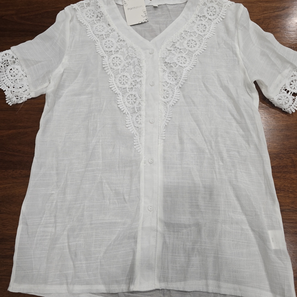 Pantalon White Lace Embroidered Button Short Sleeve‎ Blouse M 100% Polyester